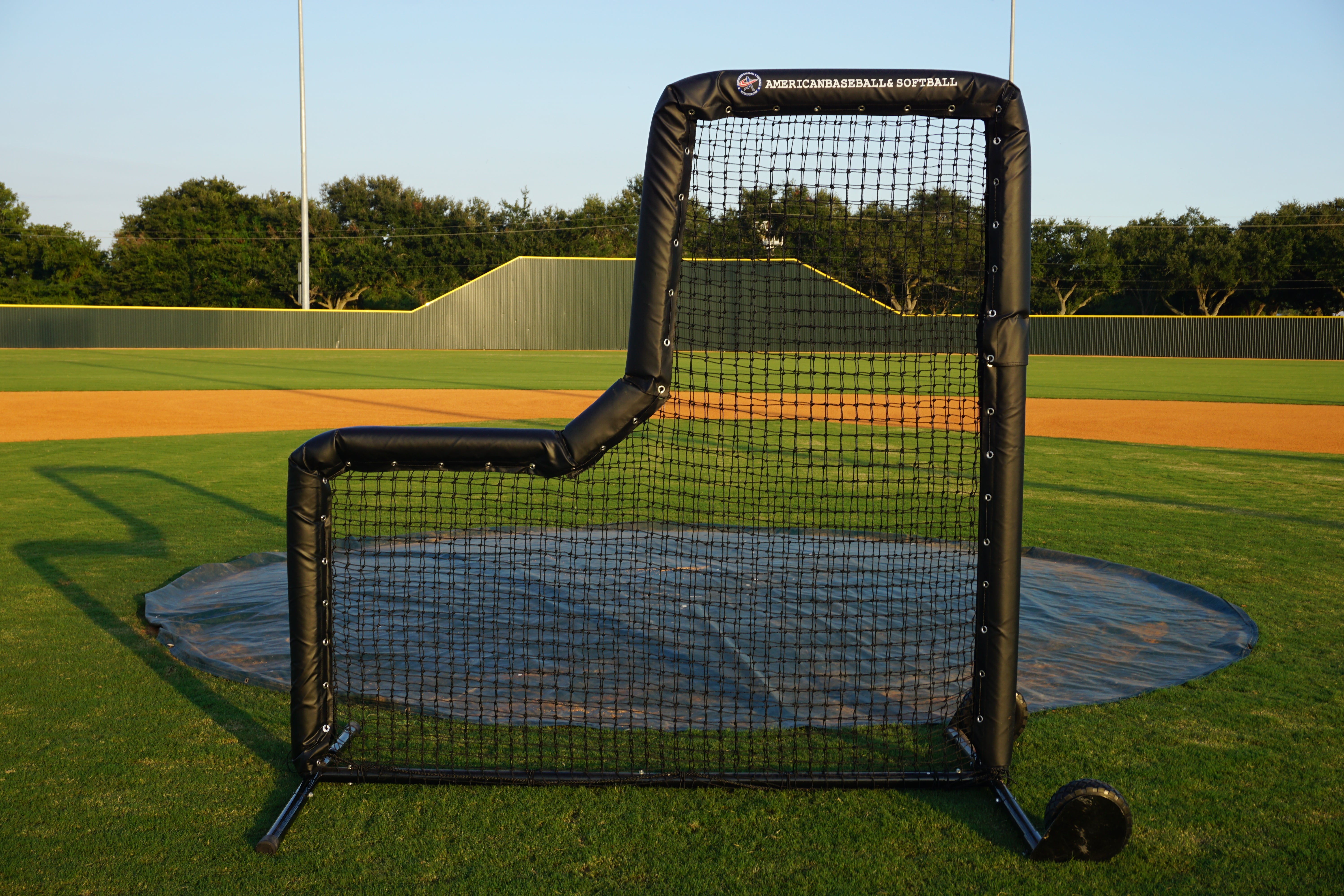 Muhl Tech Pro 7.5x7.5 L-Screen with padded frame wheels and hip protector for baseball coaches
