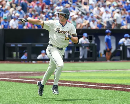 What bat does Jonathan Hogart use Murray State 2025 CWS